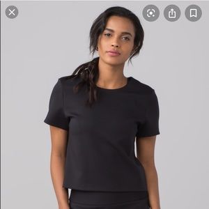 Lululemon shaped short sleeve solid 4